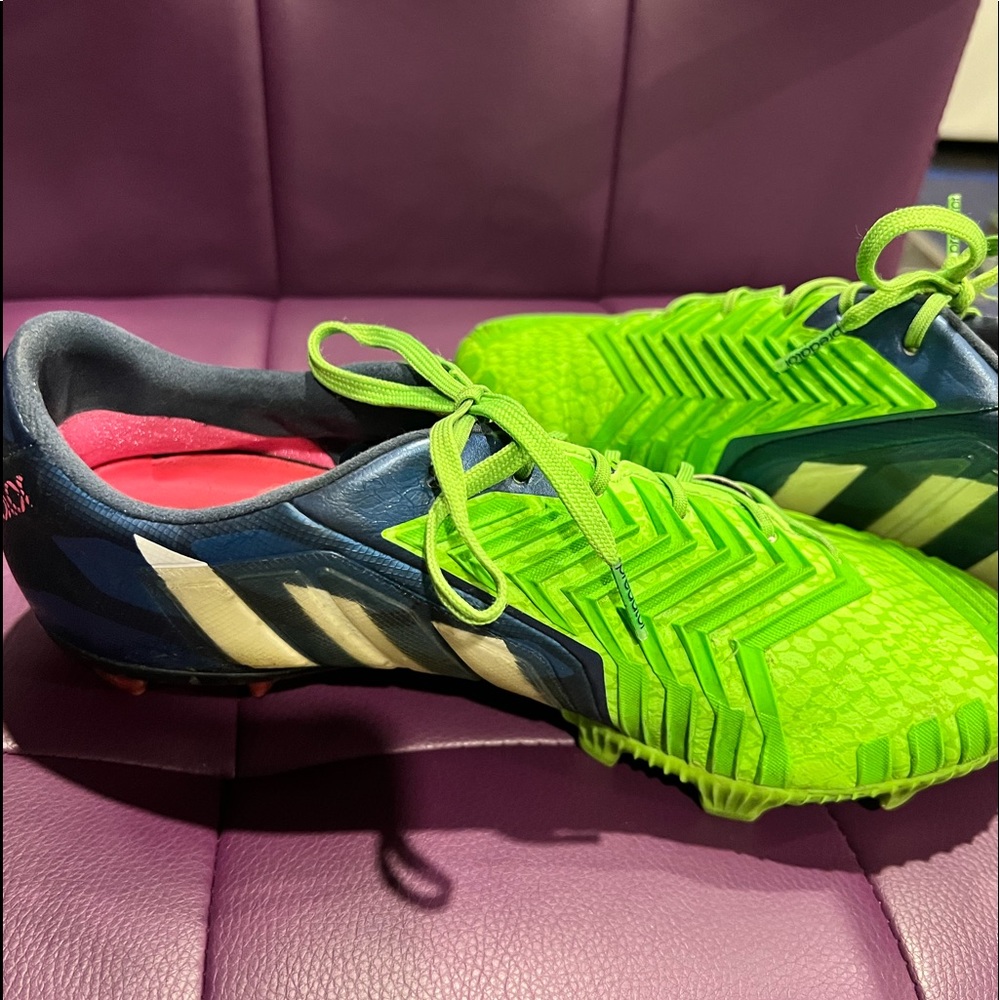 Adidas Predator Soccer Cleats. Sz7